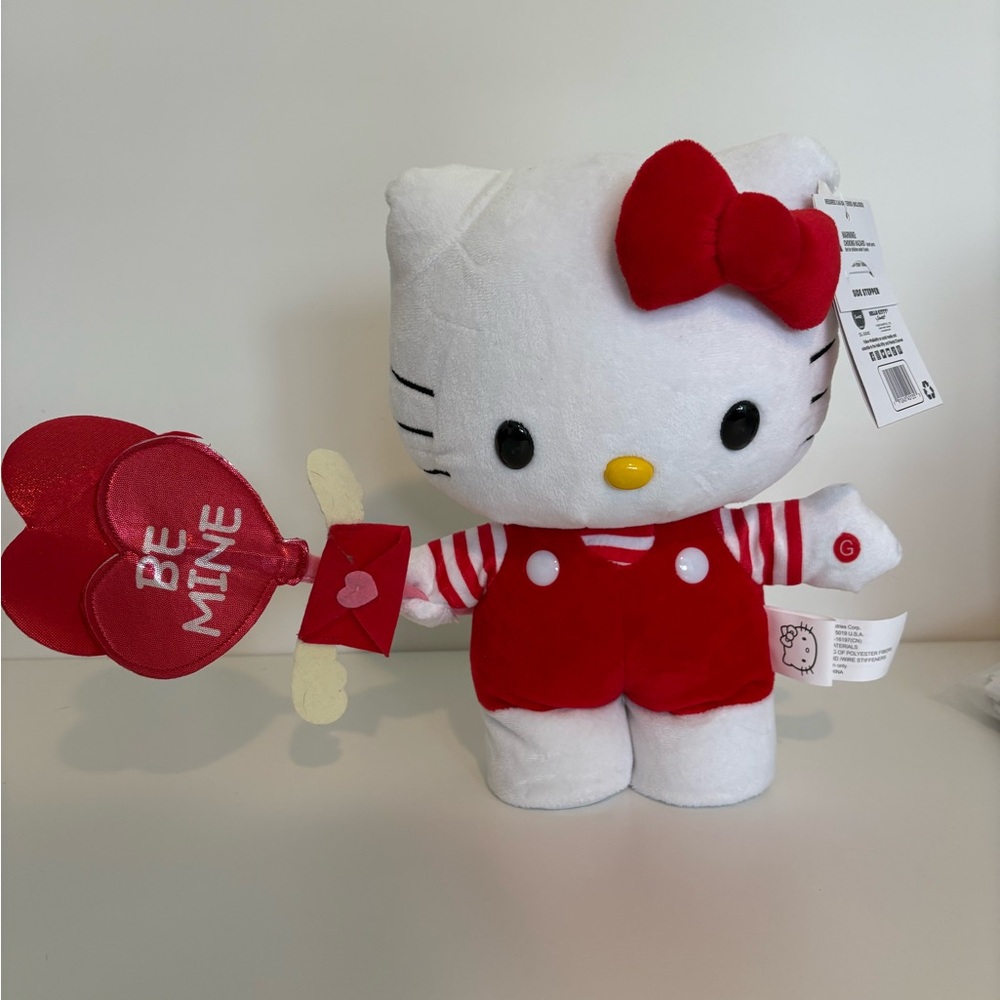 NWT Hello Kitty Valentines Plush Greeter/Side-Stepper